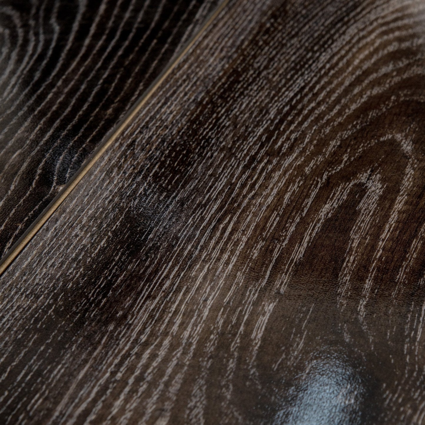 Ravine Oak - Lustre 8mm High Gloss Laminate Flooring
