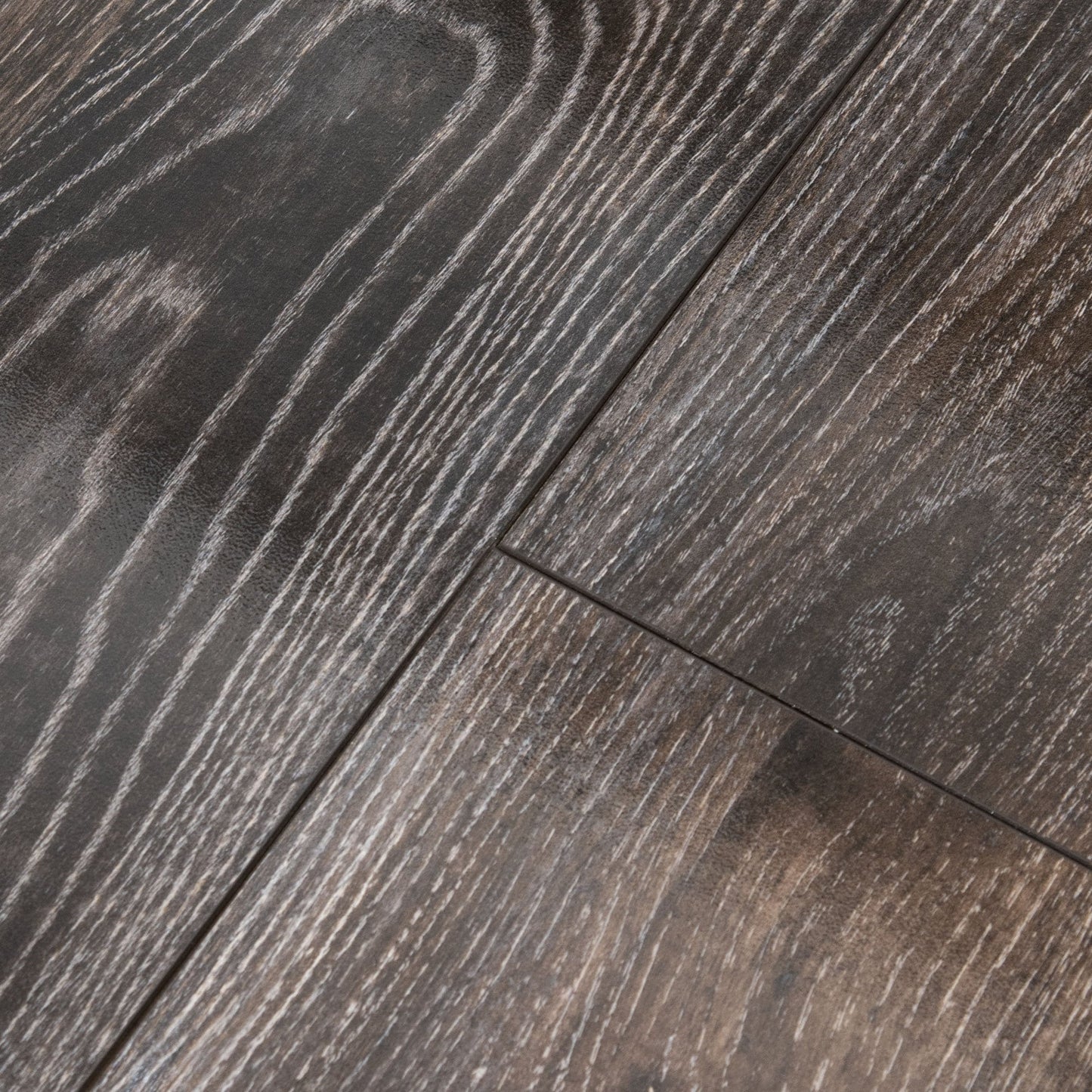 Ravine Oak - Lustre 8mm High Gloss Laminate Flooring