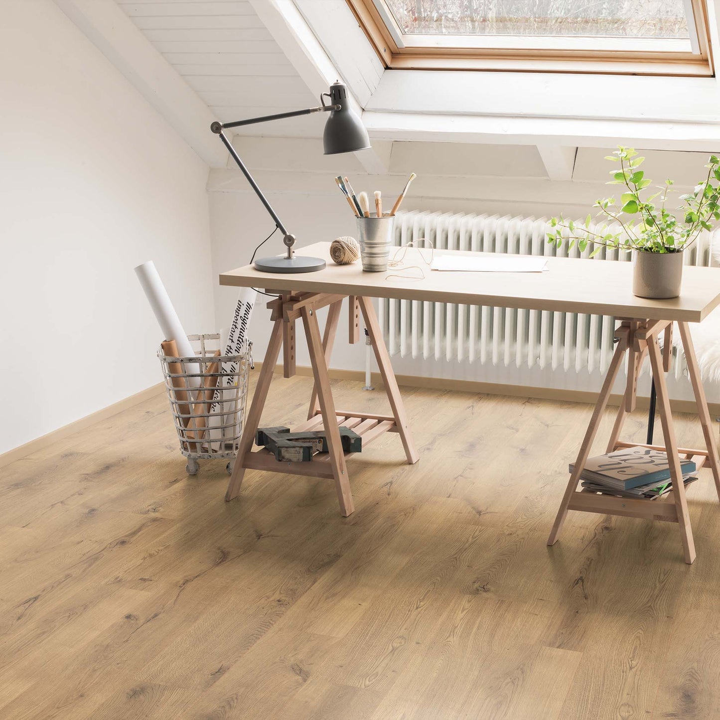 Natural Annecy oak - Wood Essence Aqua Water Resistant 10mm Laminate Flooring
