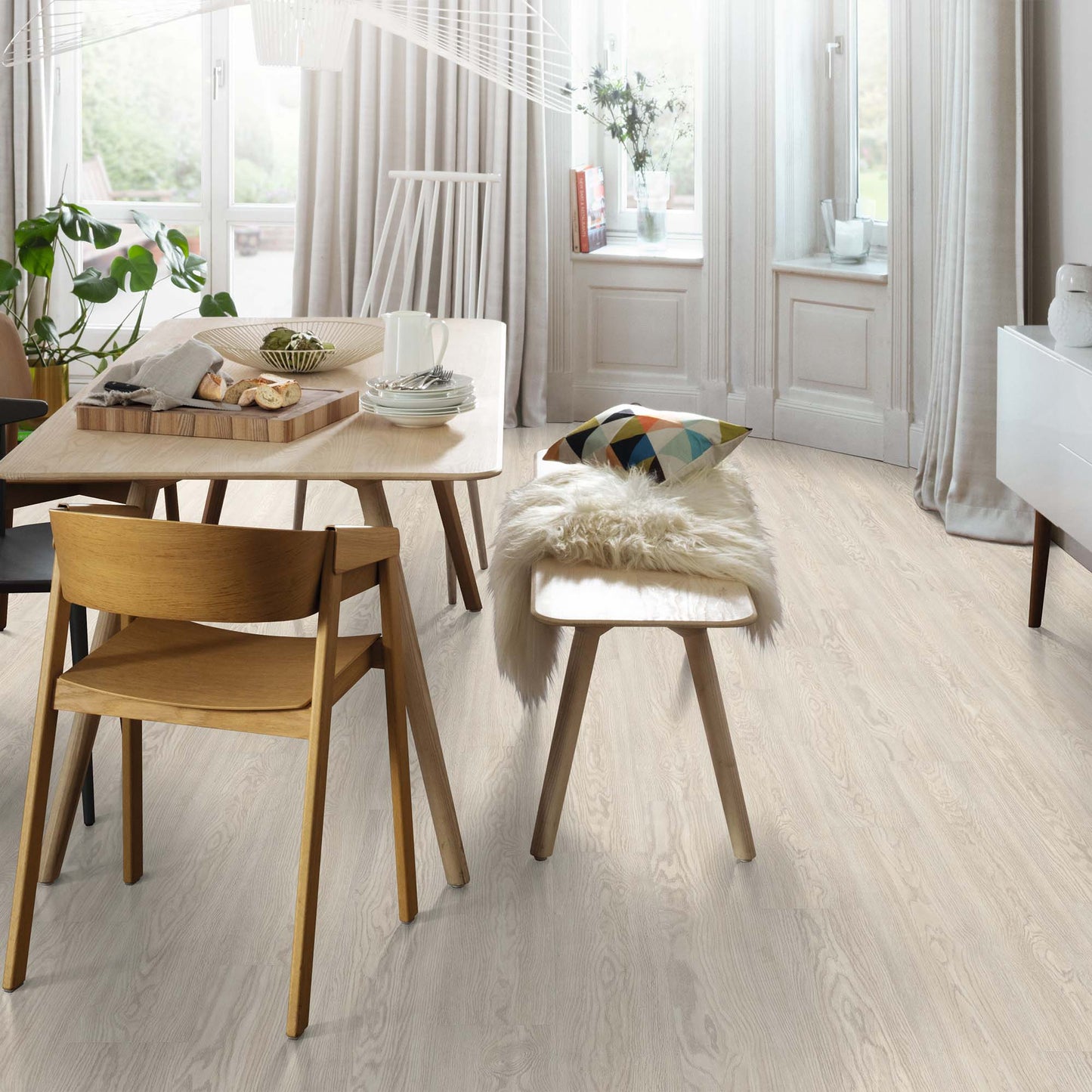 Wistful Oak Light - Wood Essence Aqua Water Resistant 10mm Laminate Sample