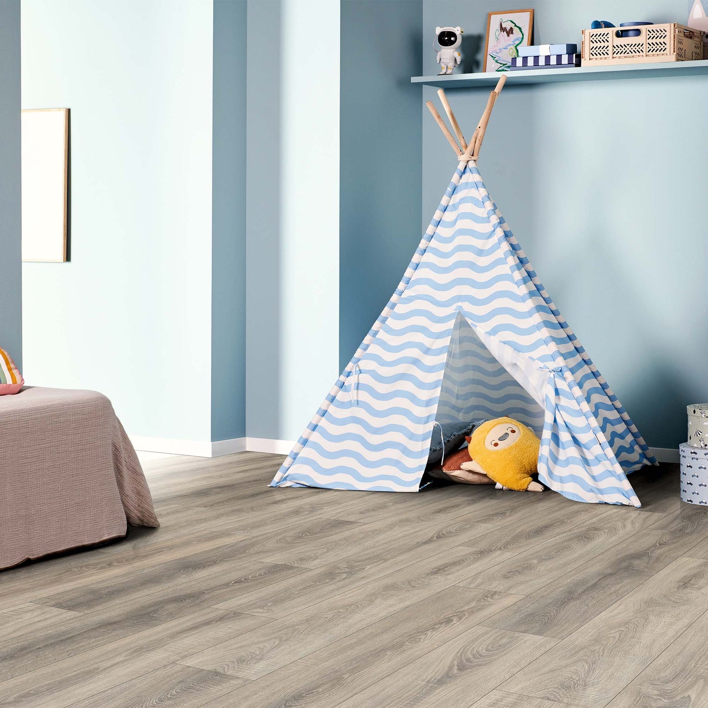 Tranquil Oak Grey - Wood Essence Aqua Water Resistant 12mm Laminate Flooring