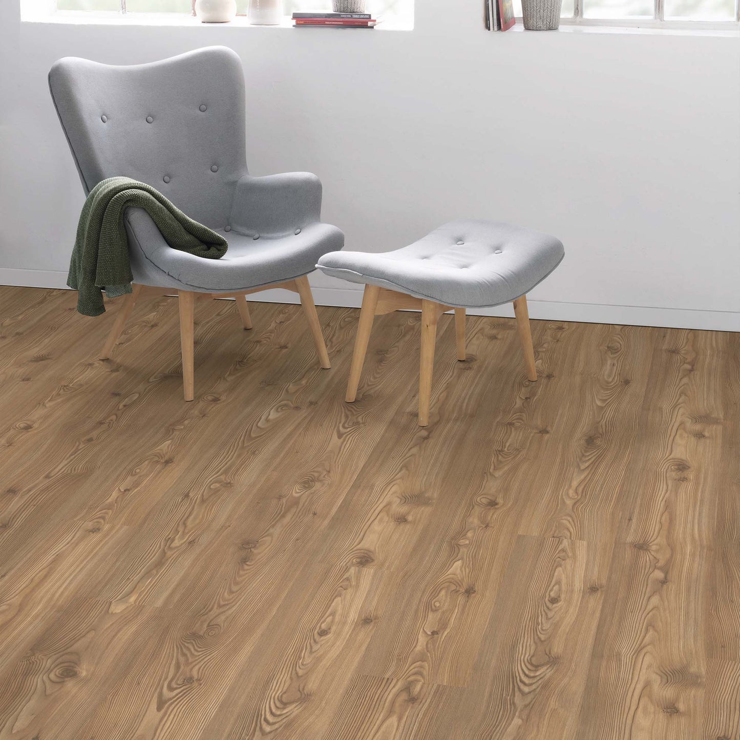 Alpine Pine - Wood Essence Water Resistant 7mm Laminate Sample