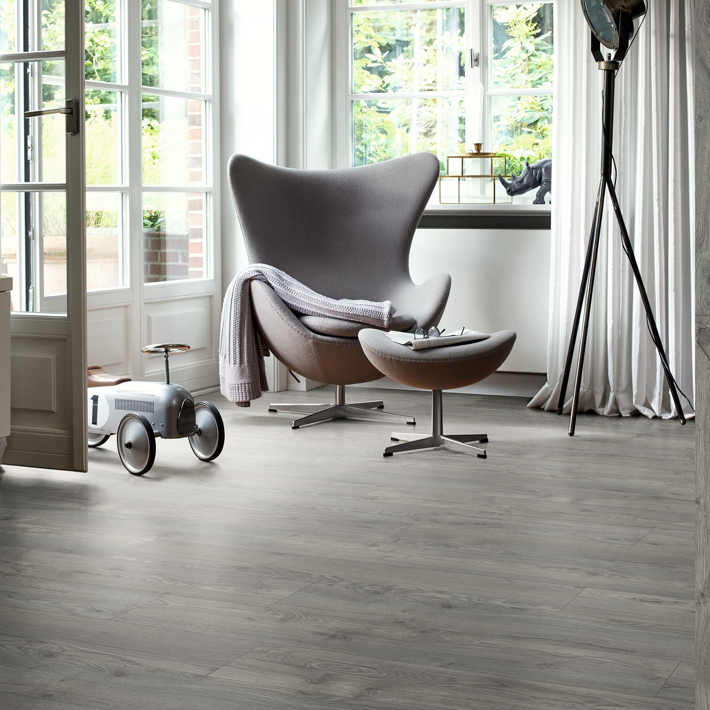 Ashen Oak - Wood Essence Water Resistant 7mm Laminate Flooring