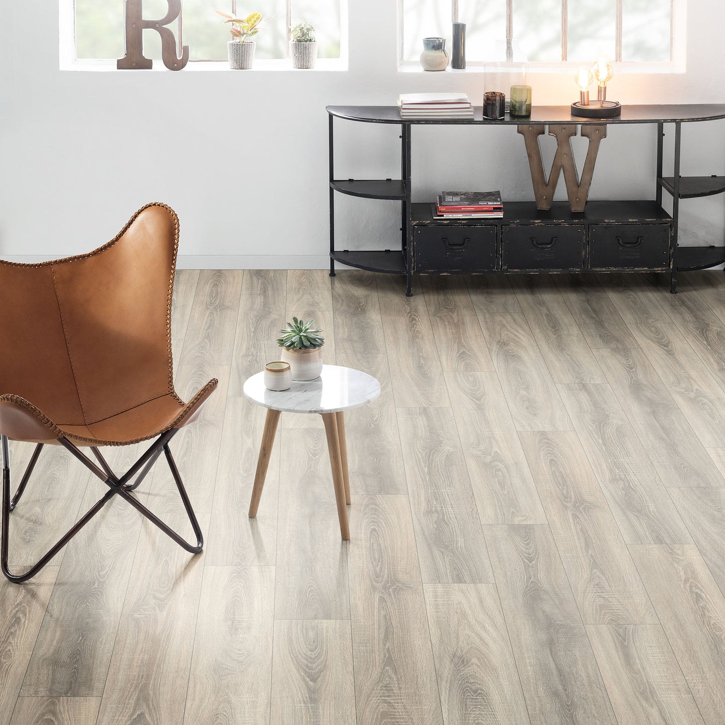 Tranquil Oak Grey - Wood Essence Water Resistant 7mm Laminate Flooring