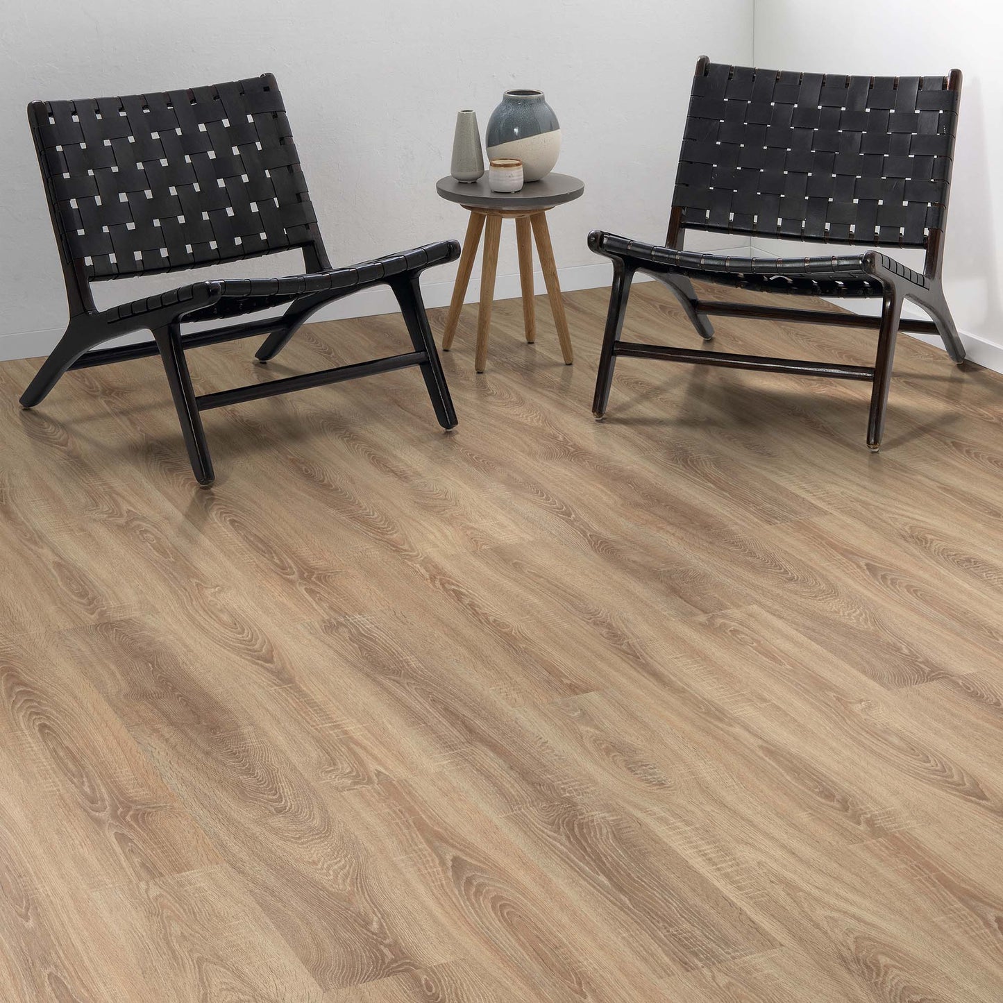 Tranquil Oak - Wood Essence Water Resistant 8mm Laminate Sample