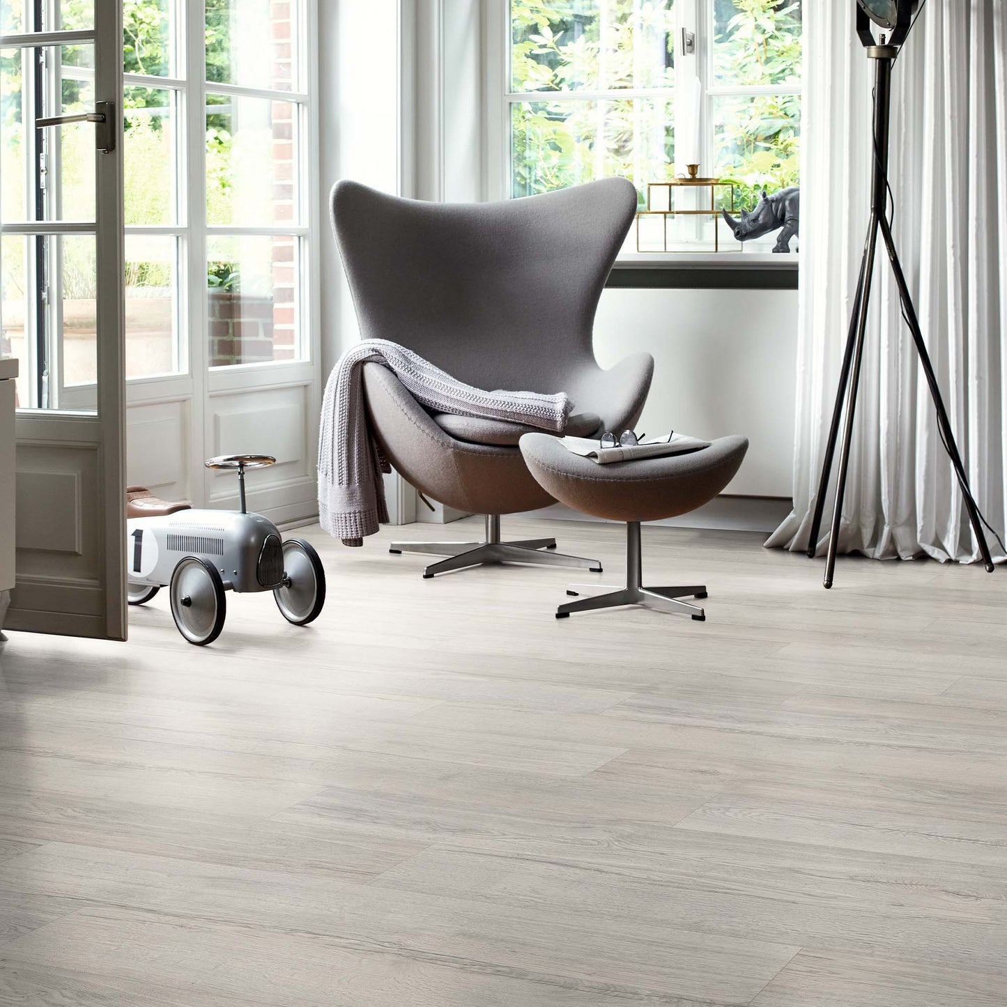 Misted Oak - Wood Essence Water Resistant 8mm Laminate Flooring