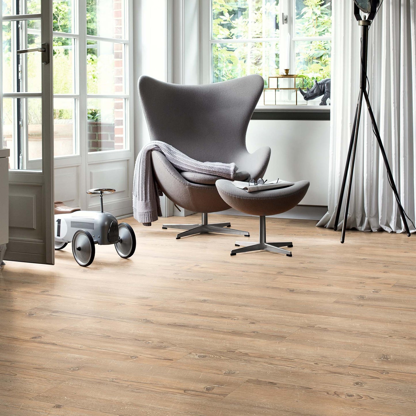 Aged Nordic Spruce - Wood Essence Water Resistant 8mm Laminate Sample
