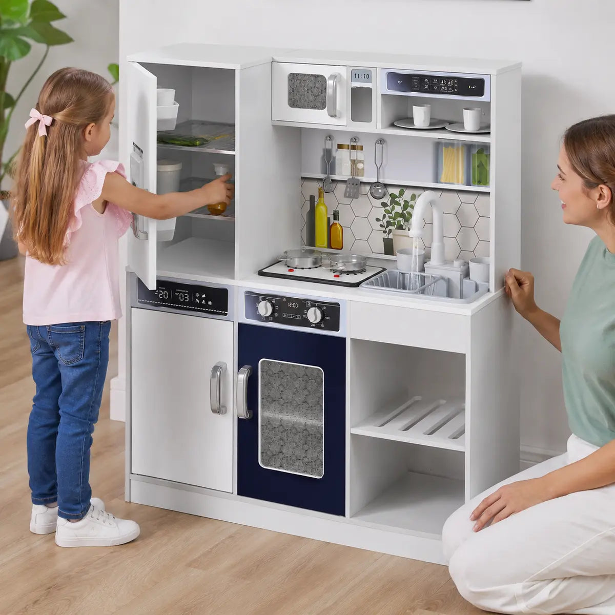 Kids' Play Kitchen with Running Water, Lights and Sounds